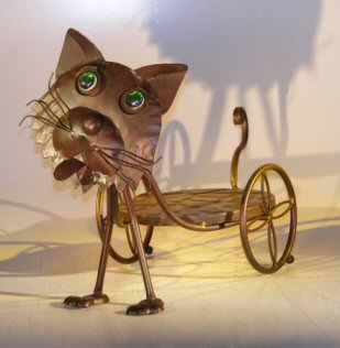 unknown Metal Cat Garden Pot Holder with Moving Head and Tail<br> 18.0 x  8.5 x 14.0